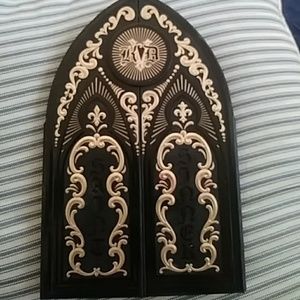 Kat Von D Saints and Sinners Palette